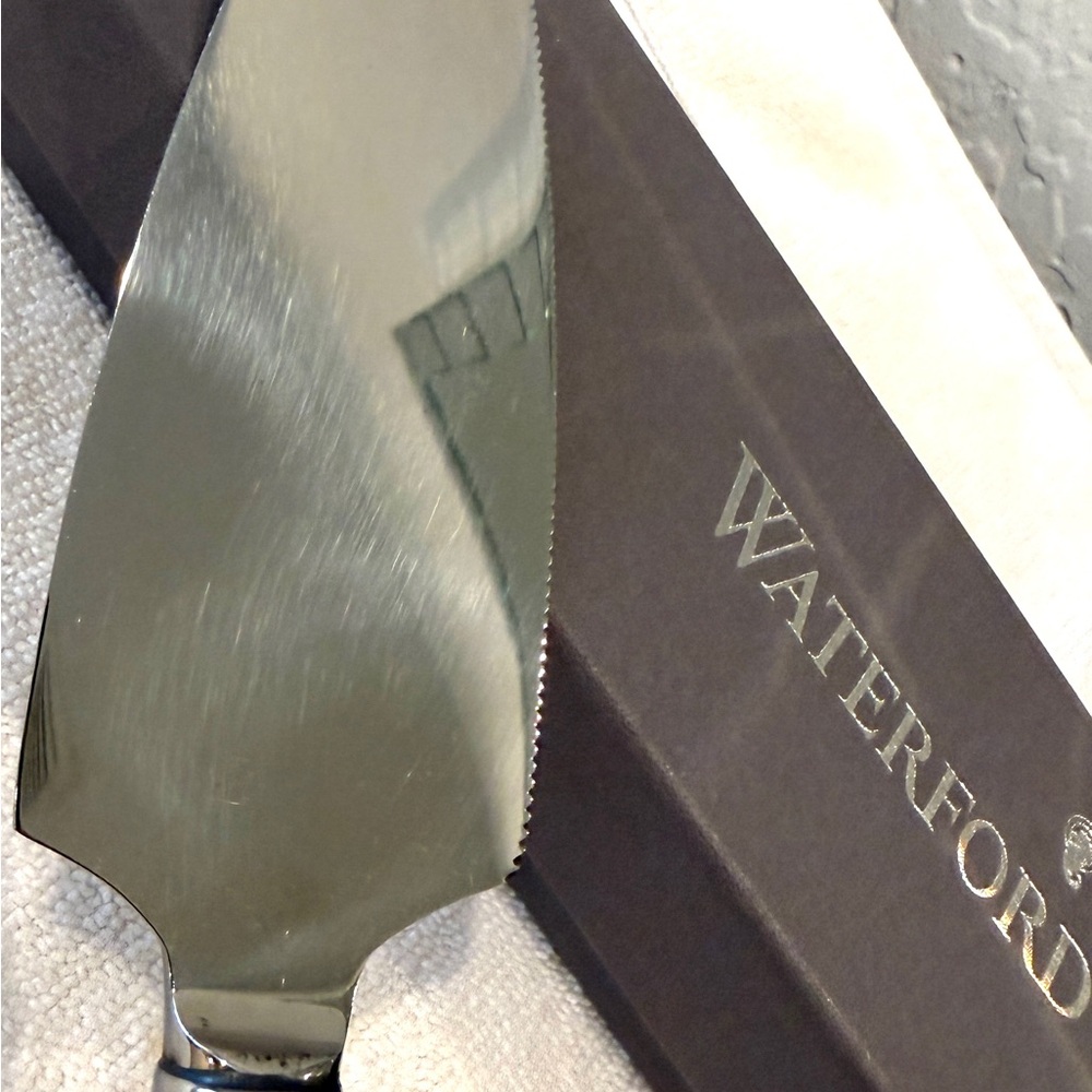 Waterford Crystal Silver Cake Server Absolutely stunning. - Picture 3 of 5
